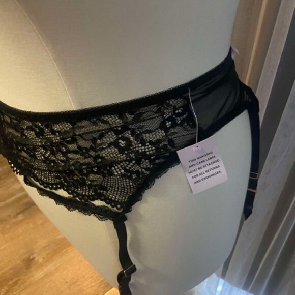 Savage X Fenty NWT 3X Black Lace Garter - Picture 3 of 5